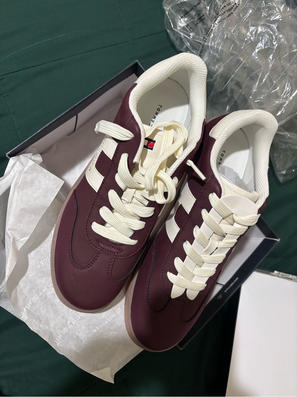 Tommy Hilfiger Maisie sneakers Dark Red sz 9.5 M